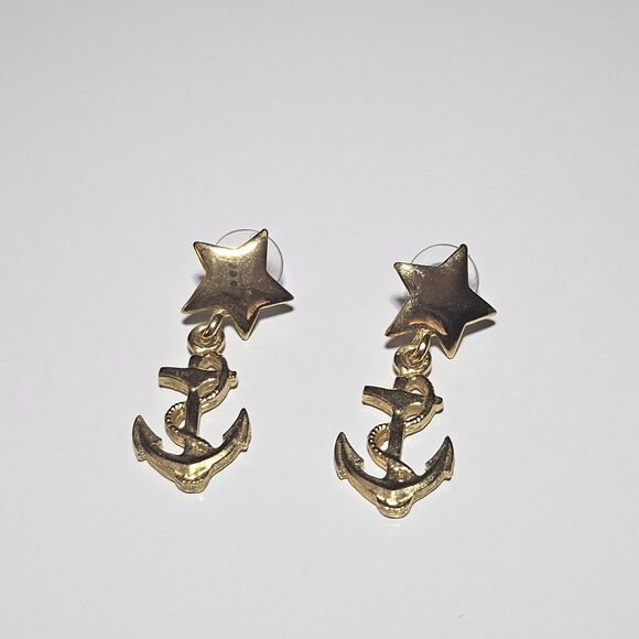 Vintage Gold Tone Star With Dangling Anchor Statement Earrings - Picture 11 of 11